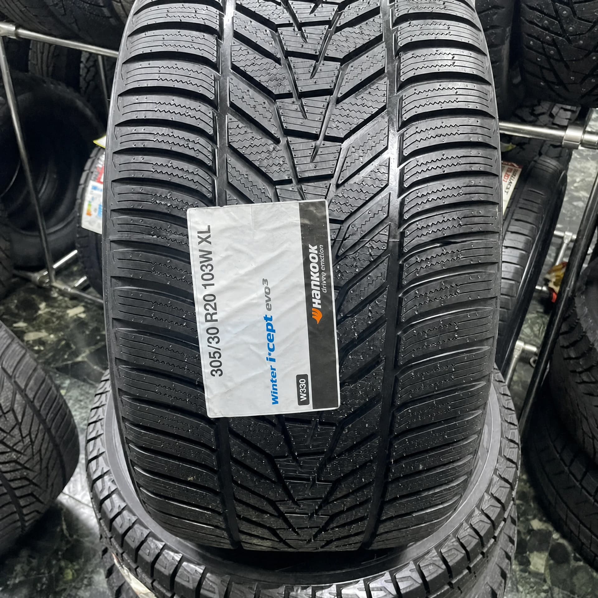 Hankook W330 i cept Evo3 305/30 R20 103W XL