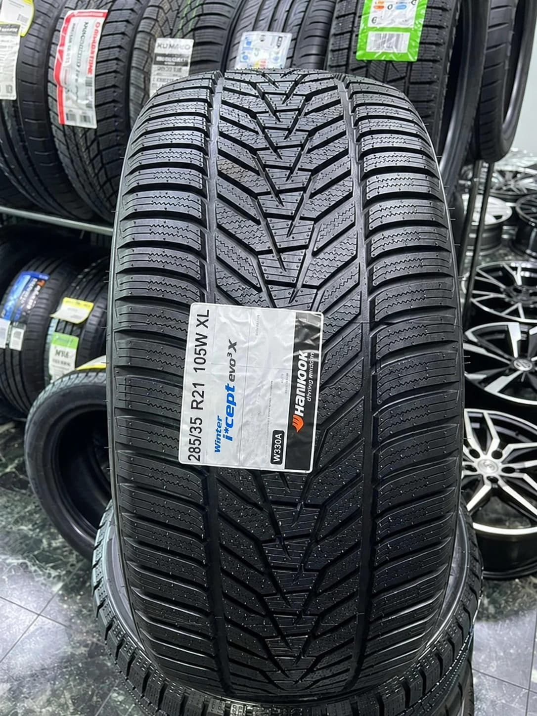 Hankook W330A i cept Evo3 285/35 R21 105W XL