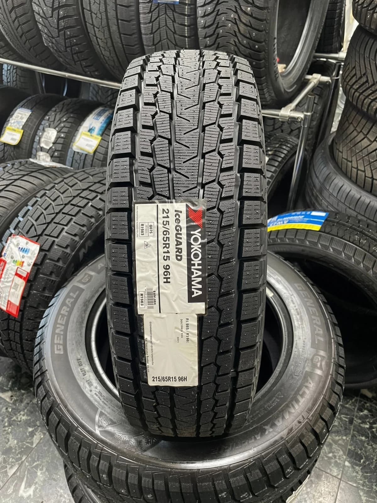 Yokohama Ice Guard SUV G075 215/65 R15 96H