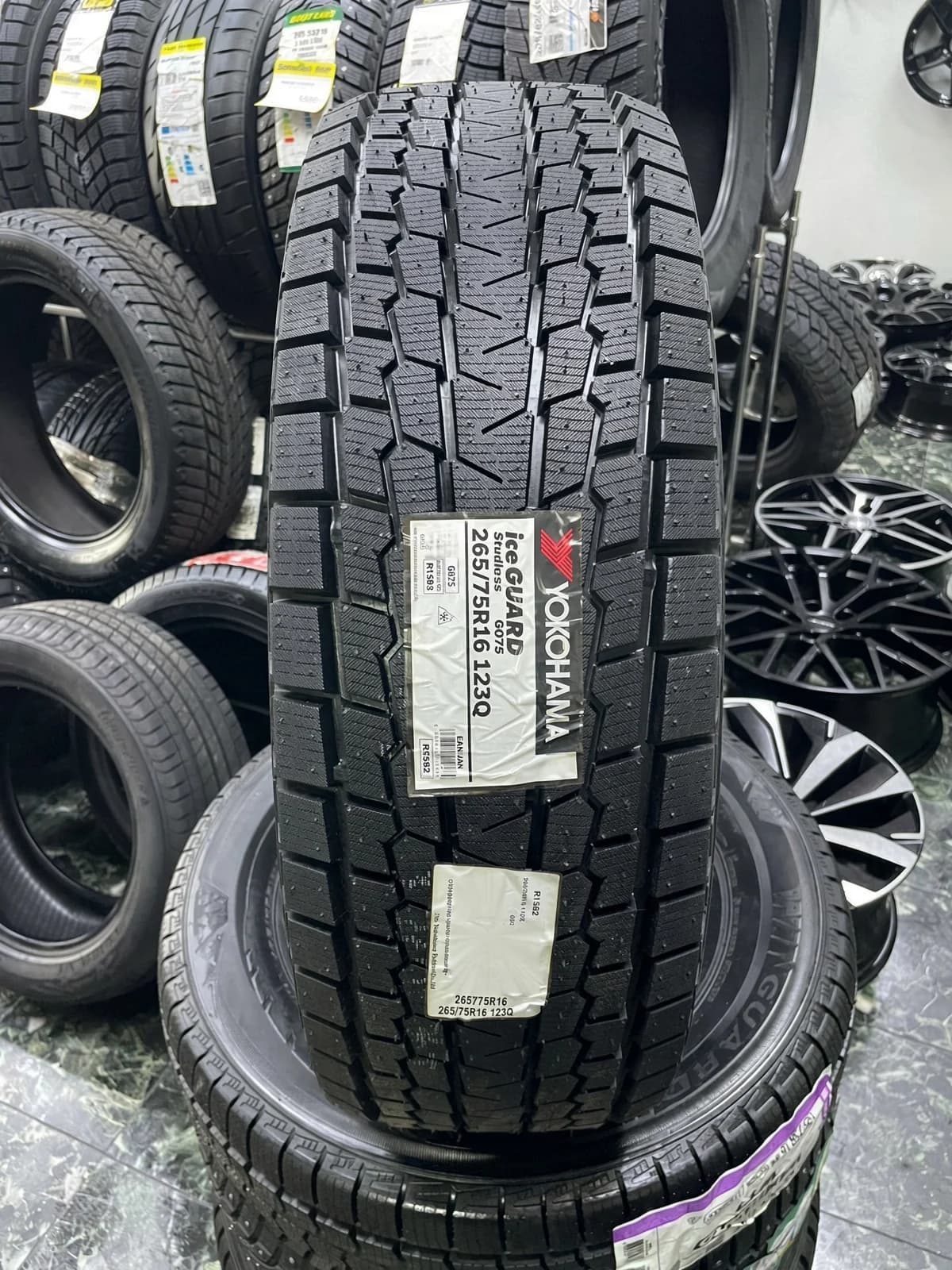 Yokohama Ice Guard SUV G075 265/75 R16 123Q