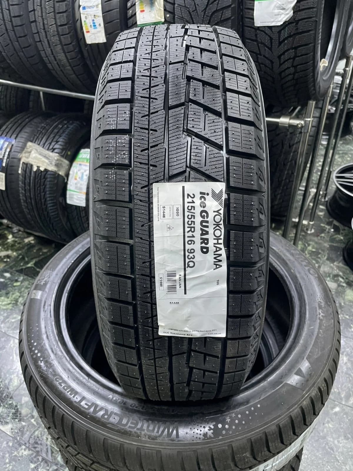 Yokohama Ice Guard IG60 215/55 R16 93Q
