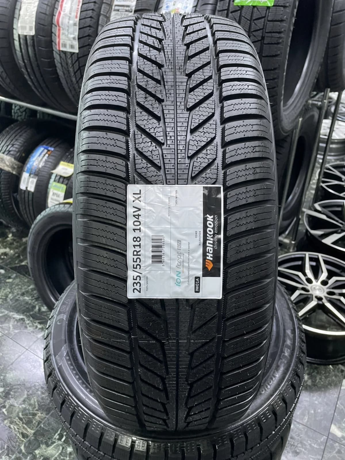 Hankook IW01A Winter i cept iON 235/55 R18 104V XL