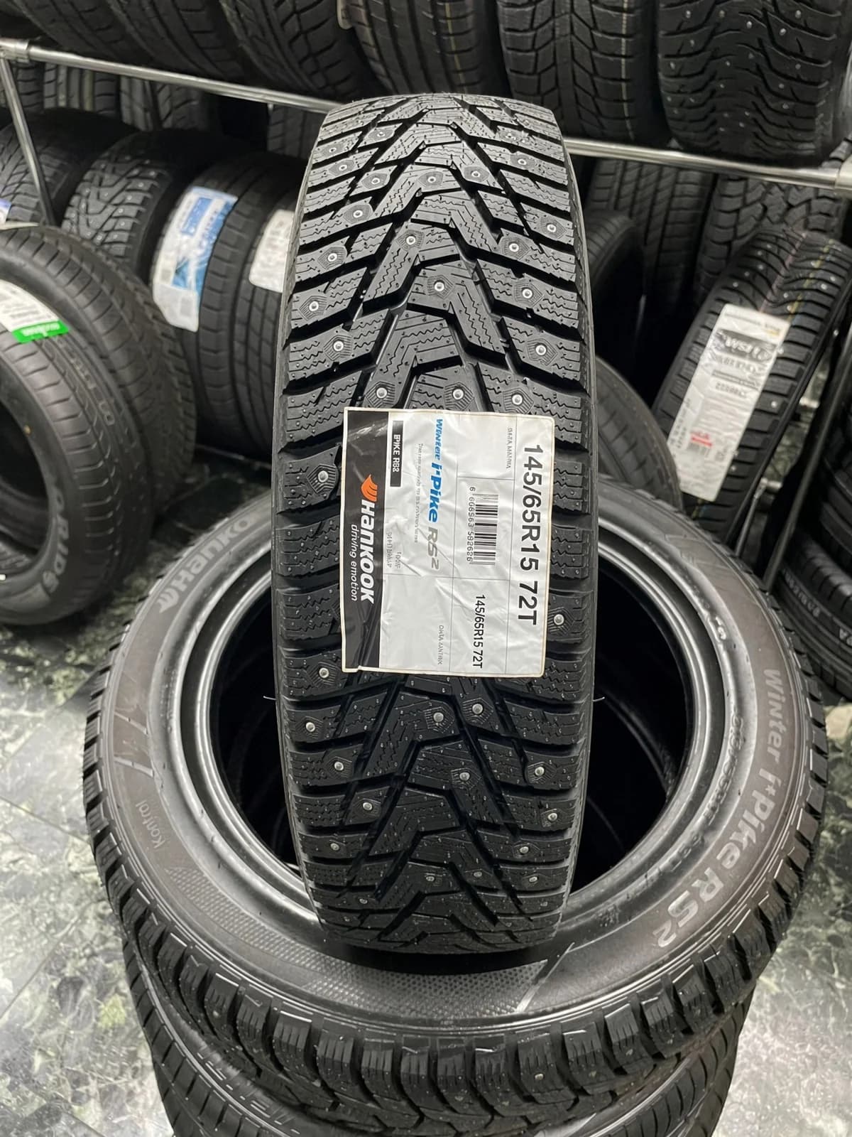 Hankook W429 i Pike RS2 145/65 R15 72T