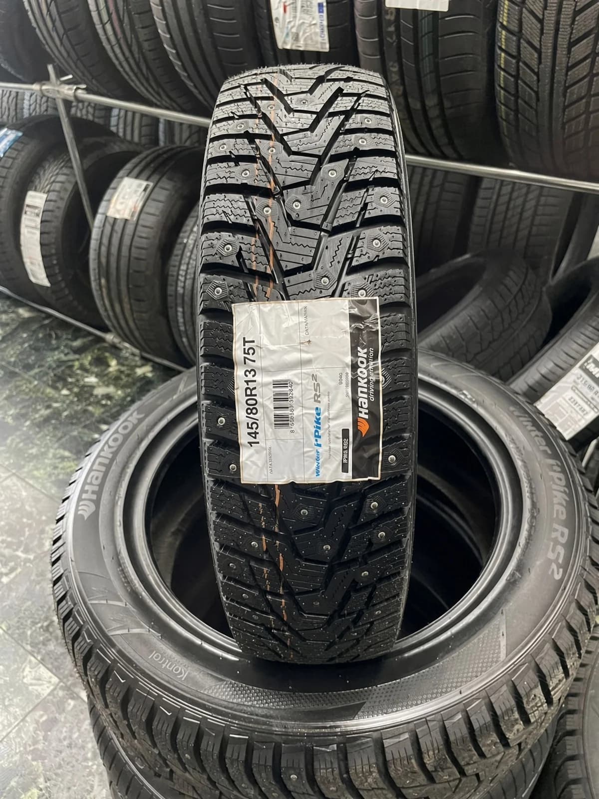 Hankook W429 i Pike RS2 145/80 R13 75T