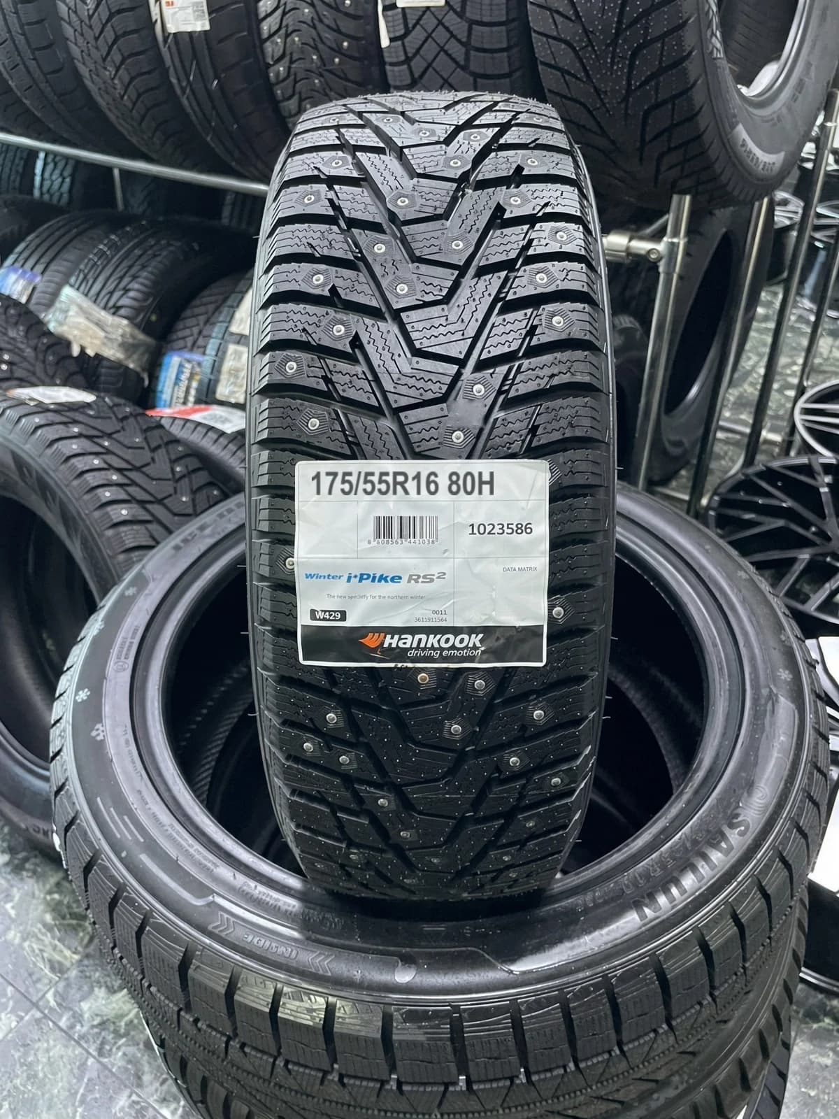 Hankook W429 i Pike RS2 175/55 R16 80H