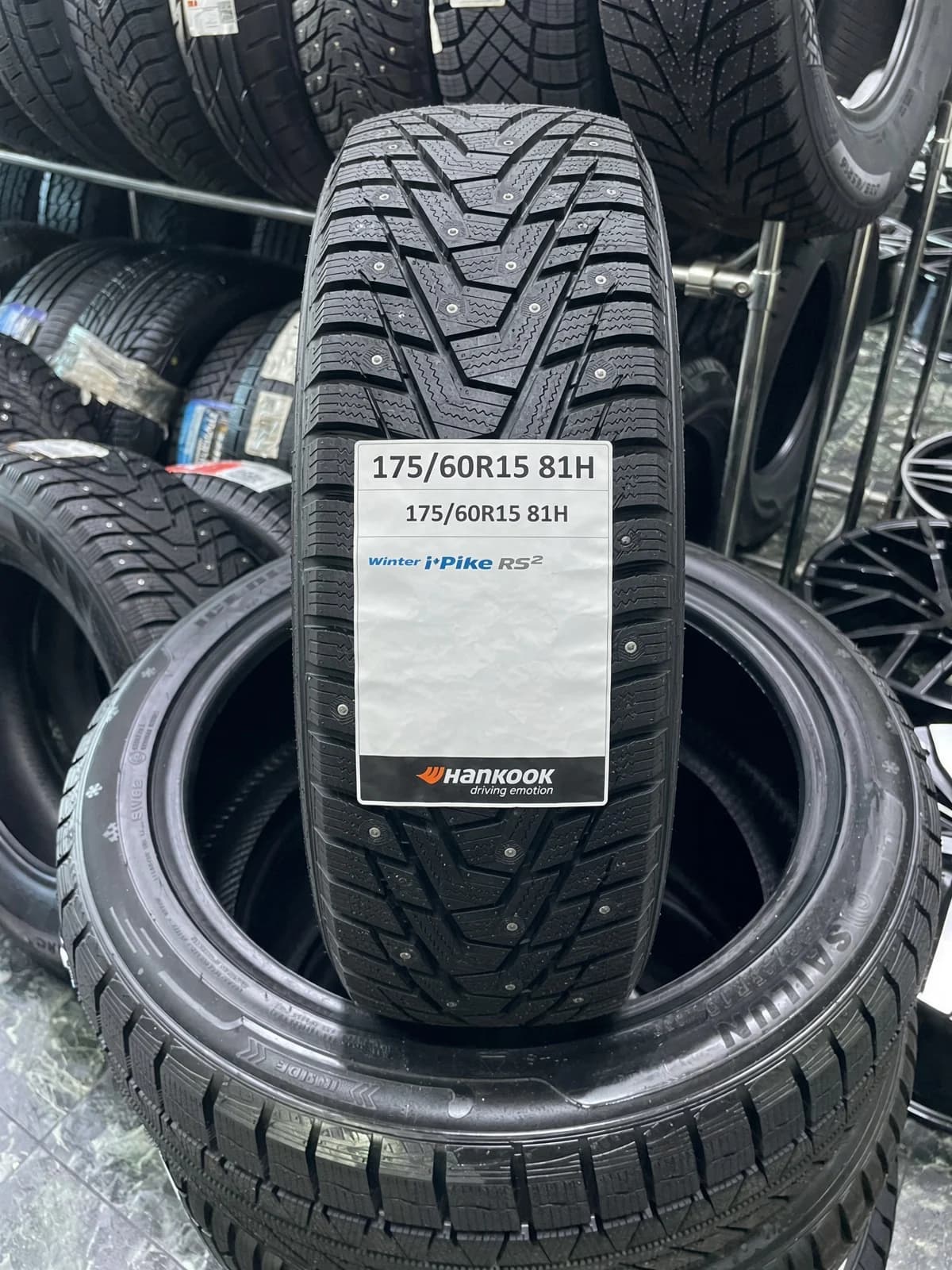 Hankook W429 i Pike RS2 175/60 R15 81H