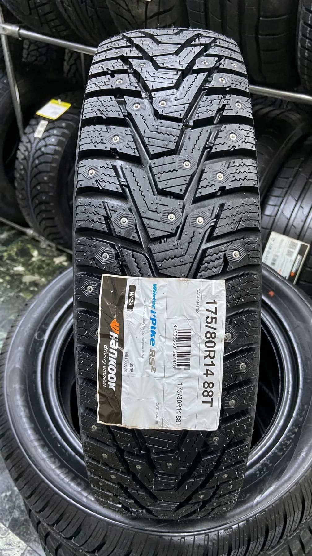 Hankook W429 i Pike RS2 175/80 R14 88T