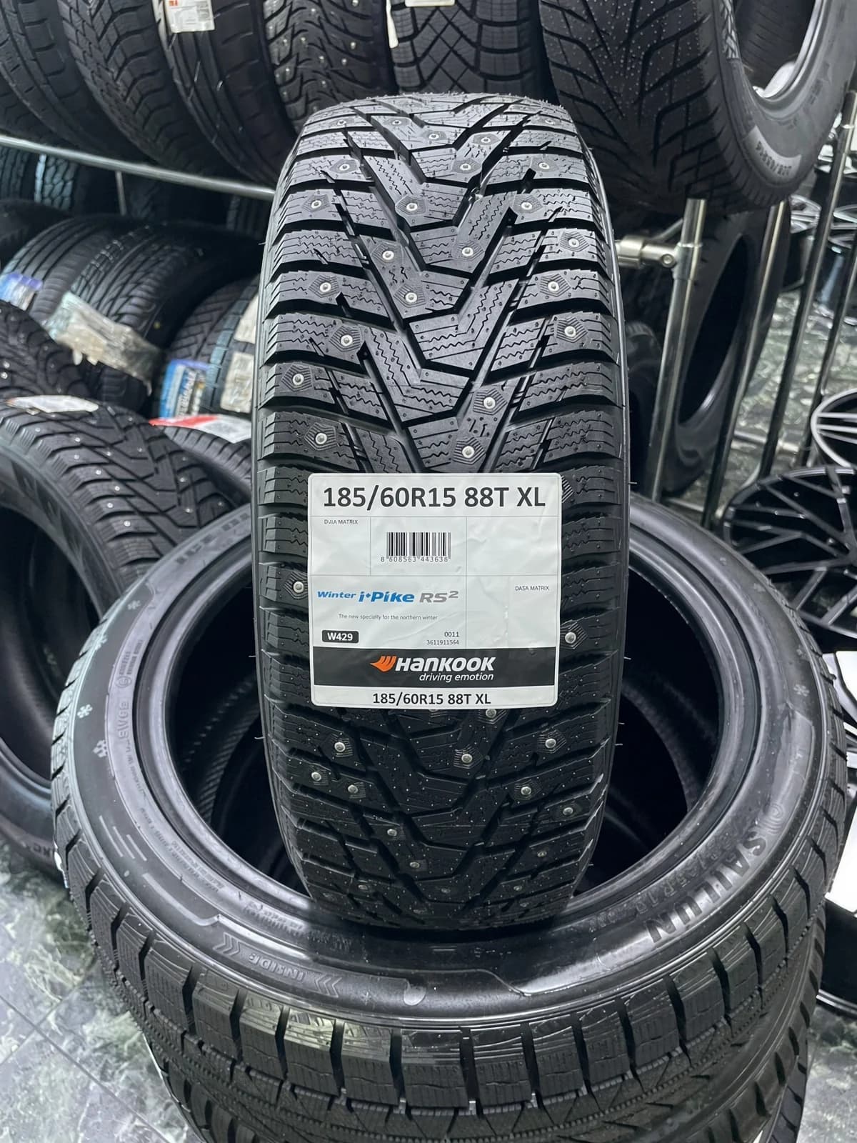 Hankook W429 i Pike RS2 185/60 R15 88T XL