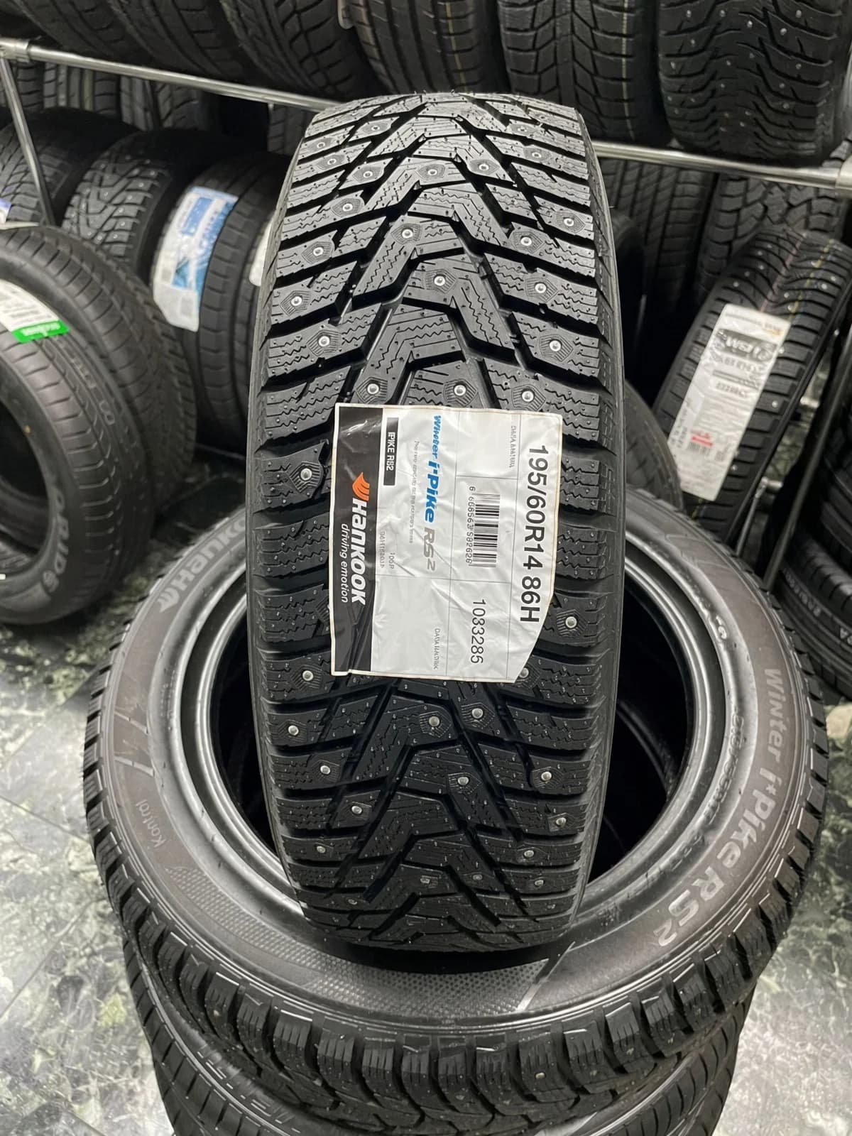 Hankook W429 i Pike RS2 195/60 R14 86H