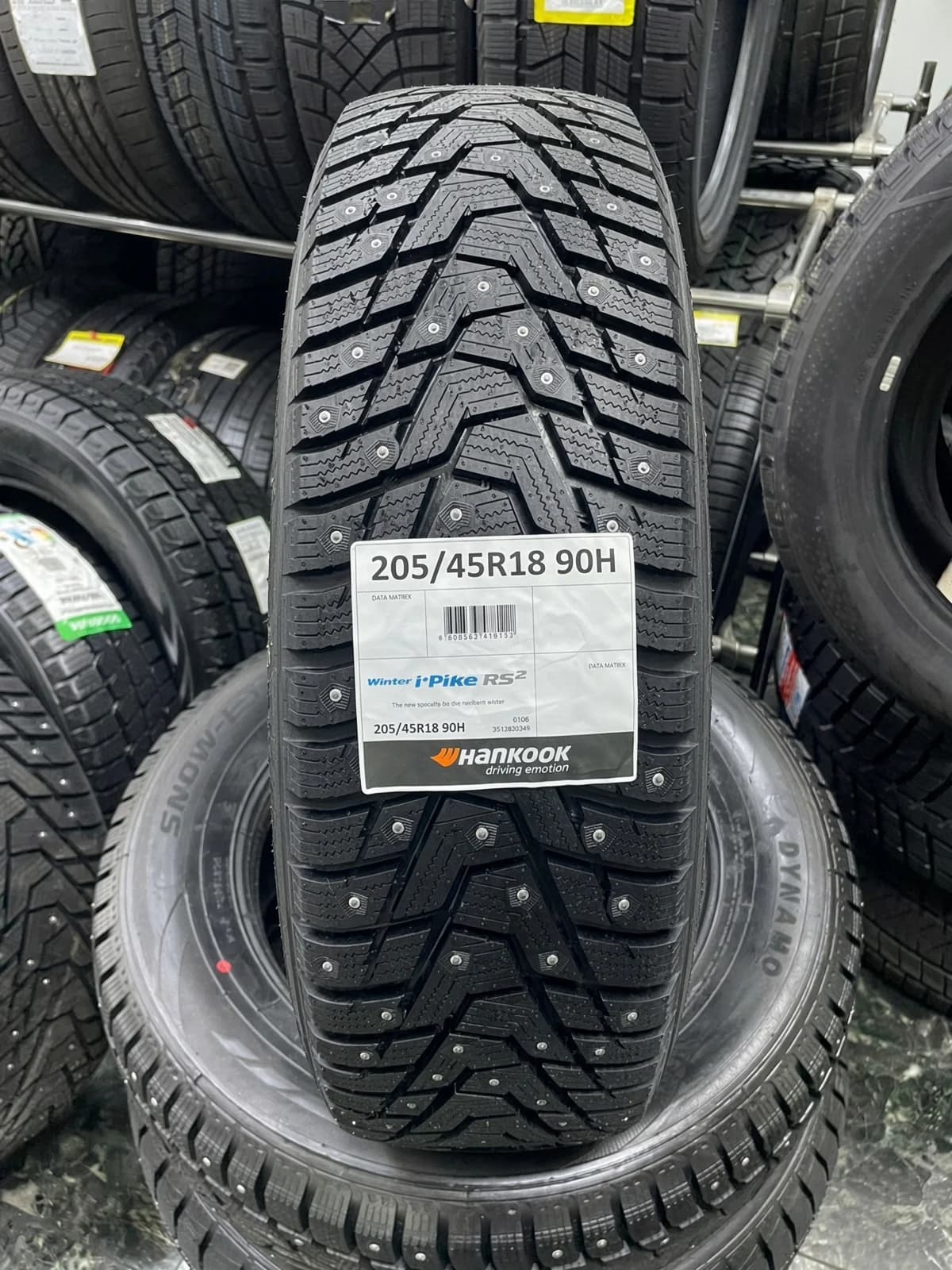 Hankook W429 i Pike RS2 205/45 R18 90H