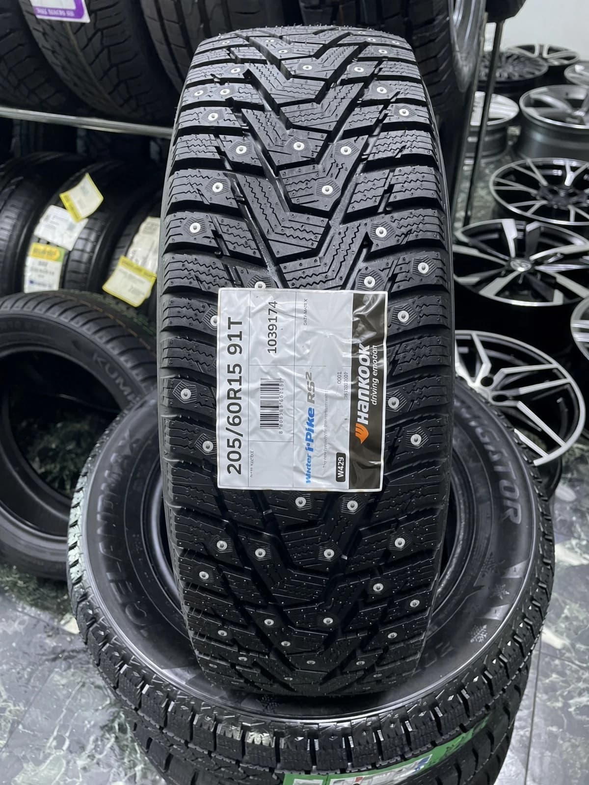 Hankook W429 i Pike RS2 205/60 R15 91T