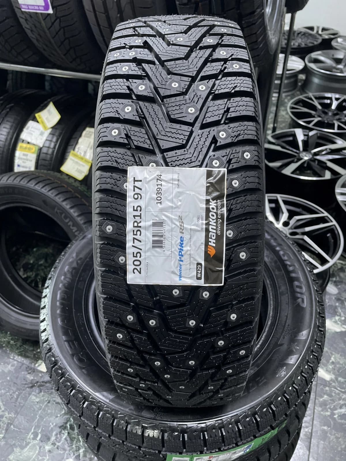 Hankook W429 i Pike RS2 205/75 R15 97T