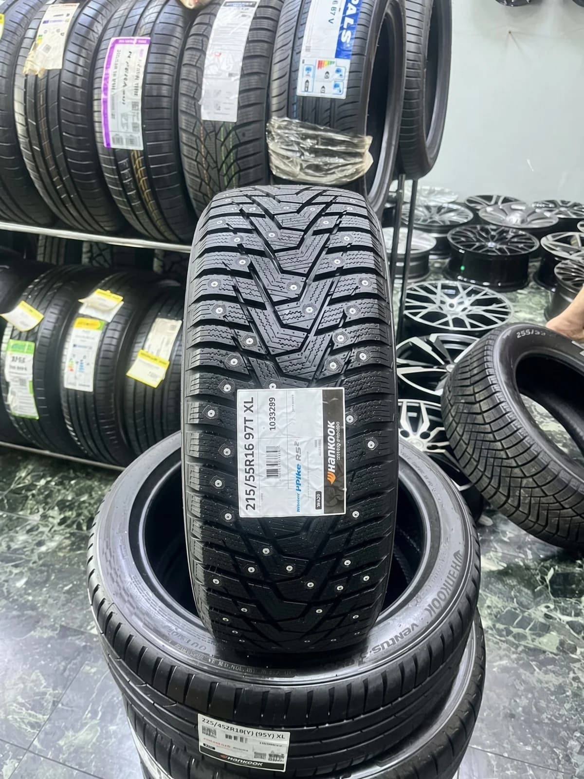 Hankook W429 i Pike RS2 215/55 R16 97T XL