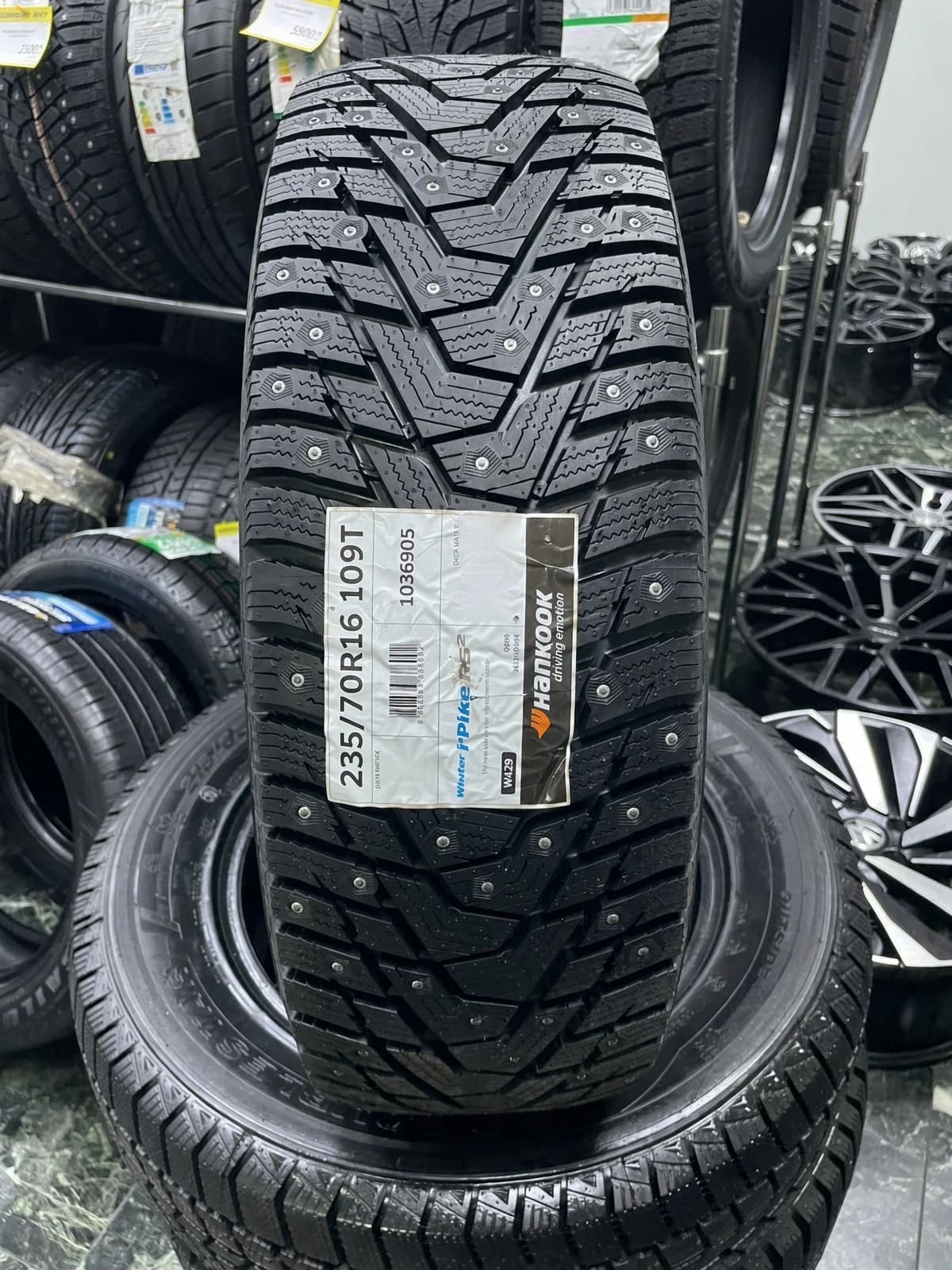 Hankook W429 i Pike RS2 235/70 R16 109T