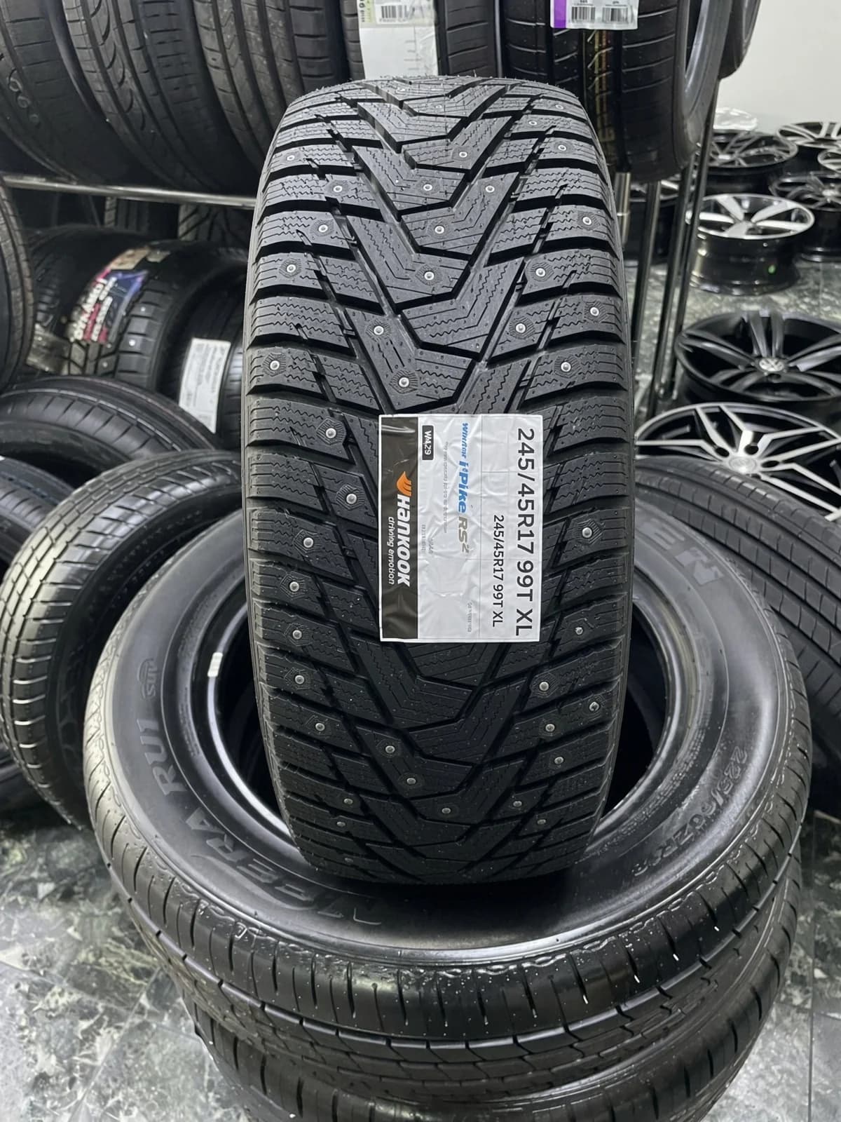 Hankook W429 i Pike RS2 245/45 R17 99T XL