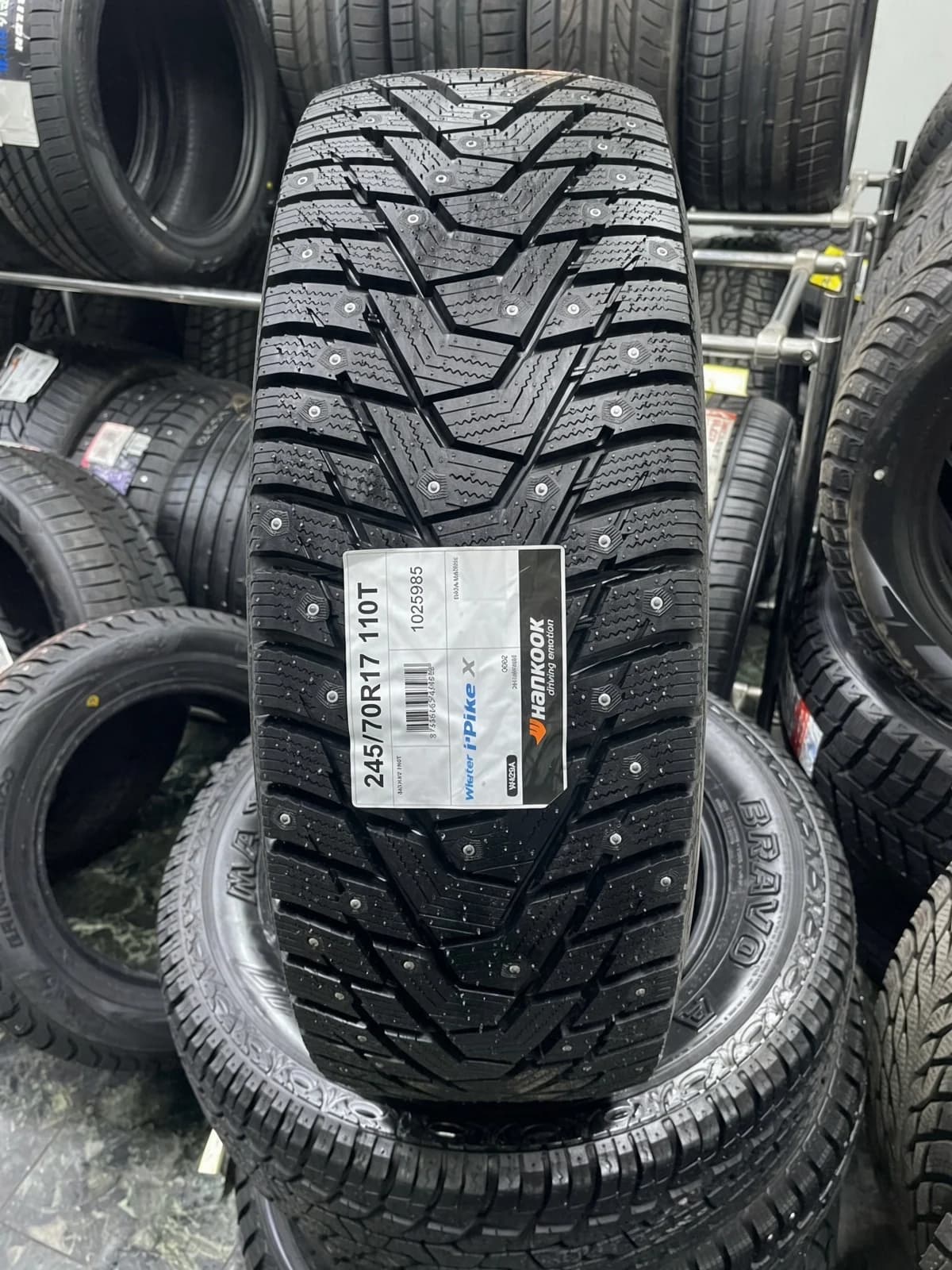 Hankook W429A i Pike X 245/70 R17 110T