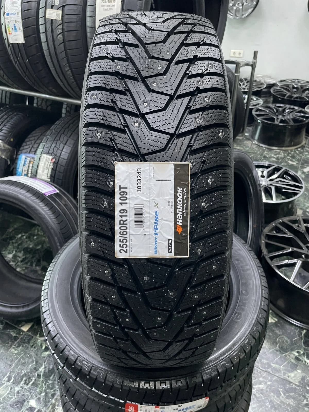Hankook W429A i Pike X 255/60 R19 109T