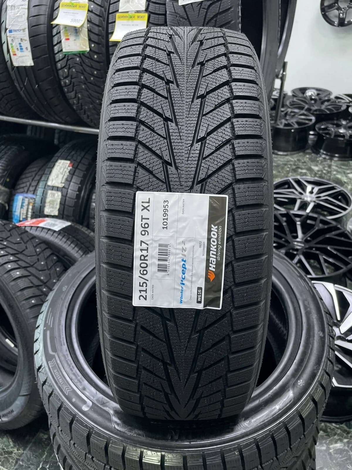 Hankook W616 I*Cept IZ2 215/60 R17 96T XL