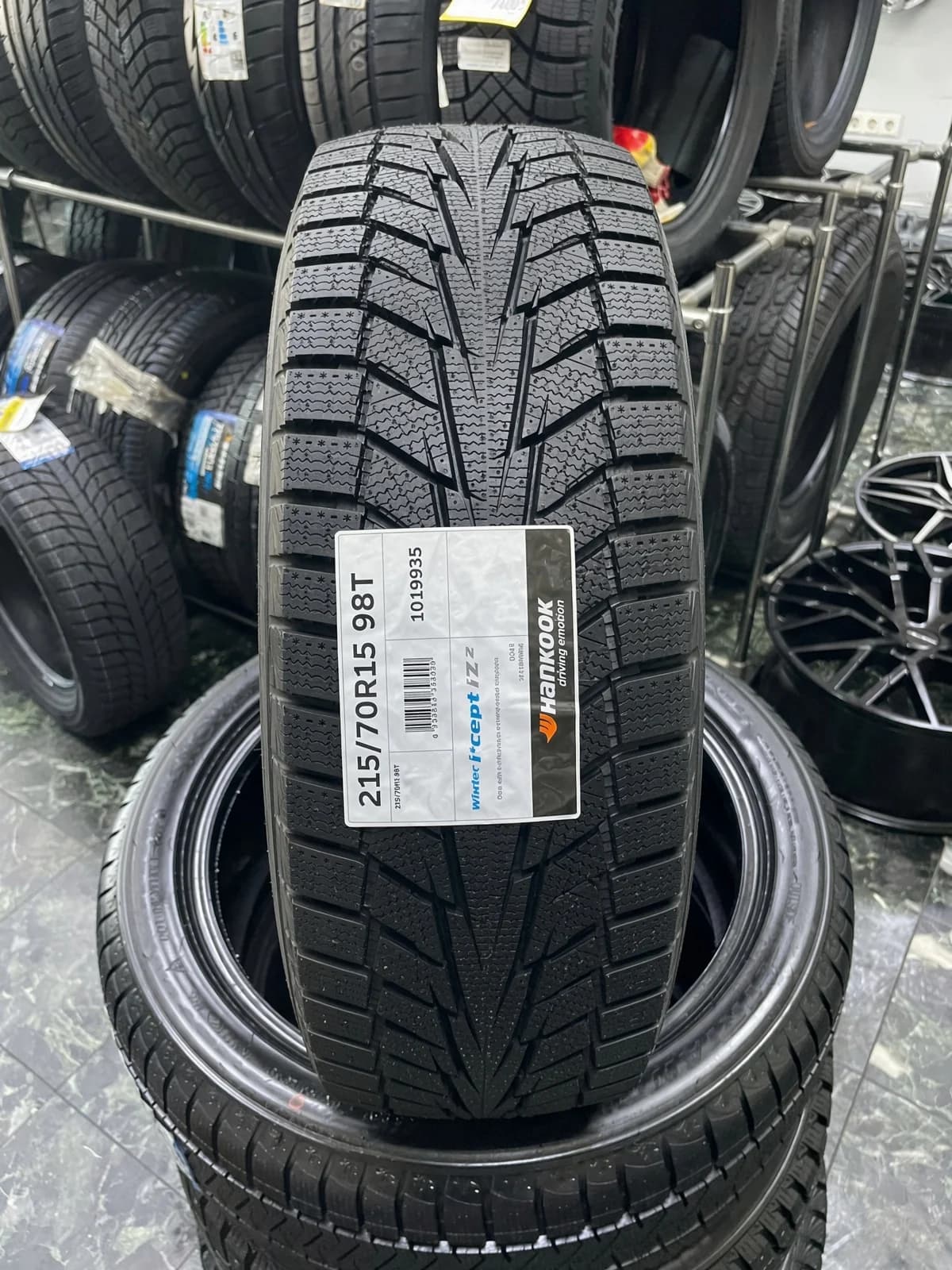 Hankook W616 I*Cept IZ2 215/70 R15 98T