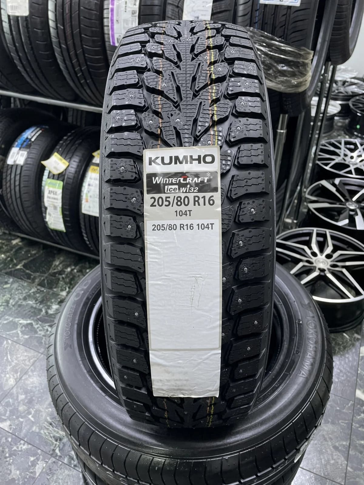 Kumho Wintercraft WI32 205/80 R16 104T