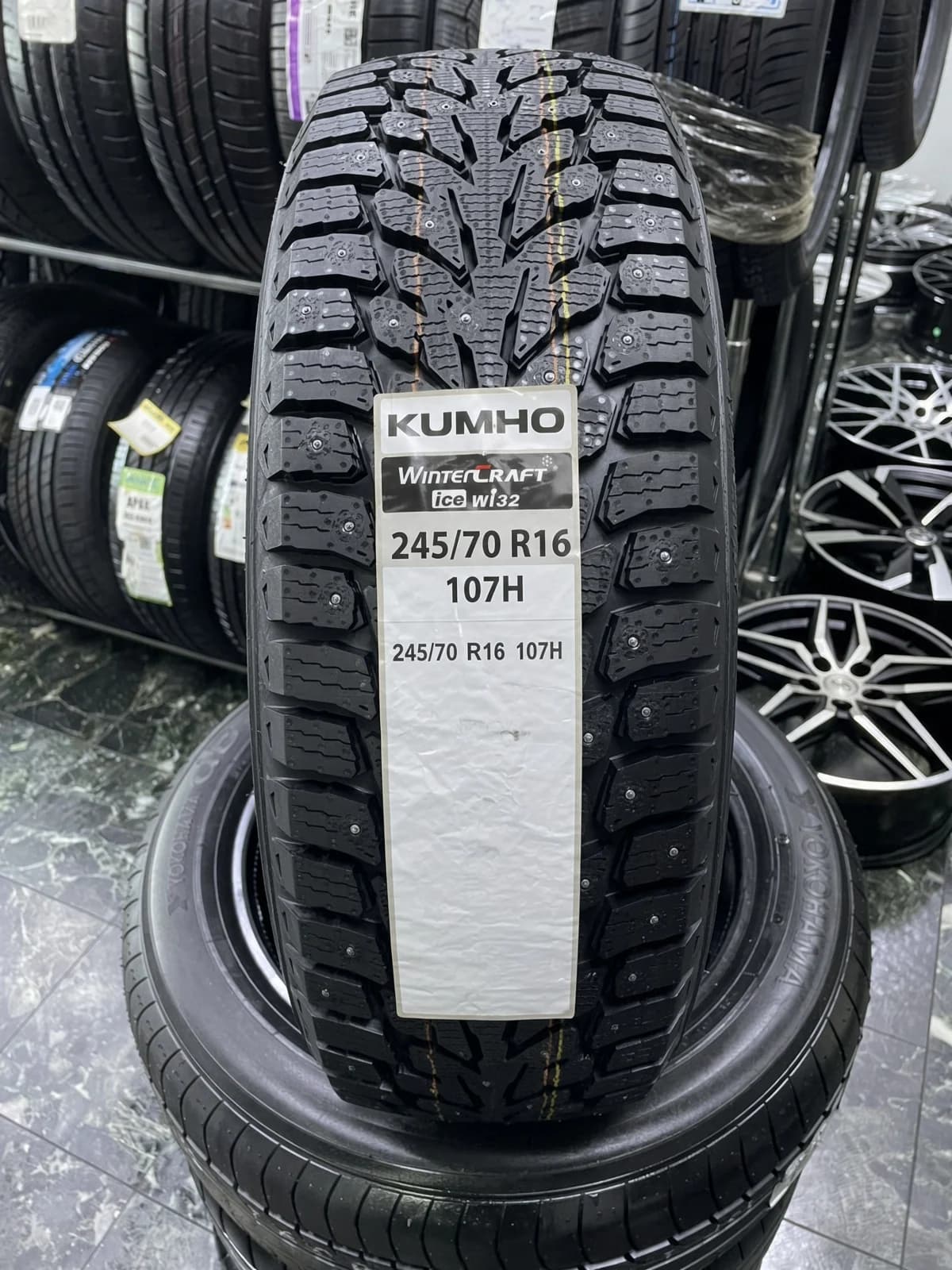 Kumho Wintercraft WI32 245/70 R16 107H