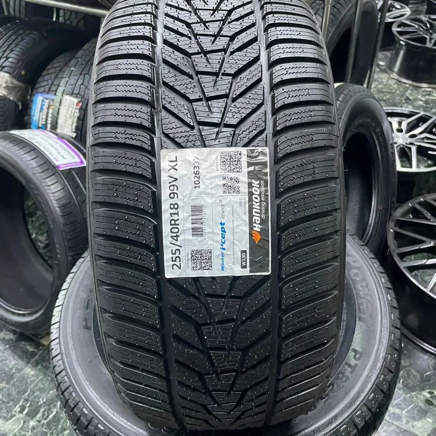 Hankook Winter I'Cept Evo 3 W330 255/40 R18 99V