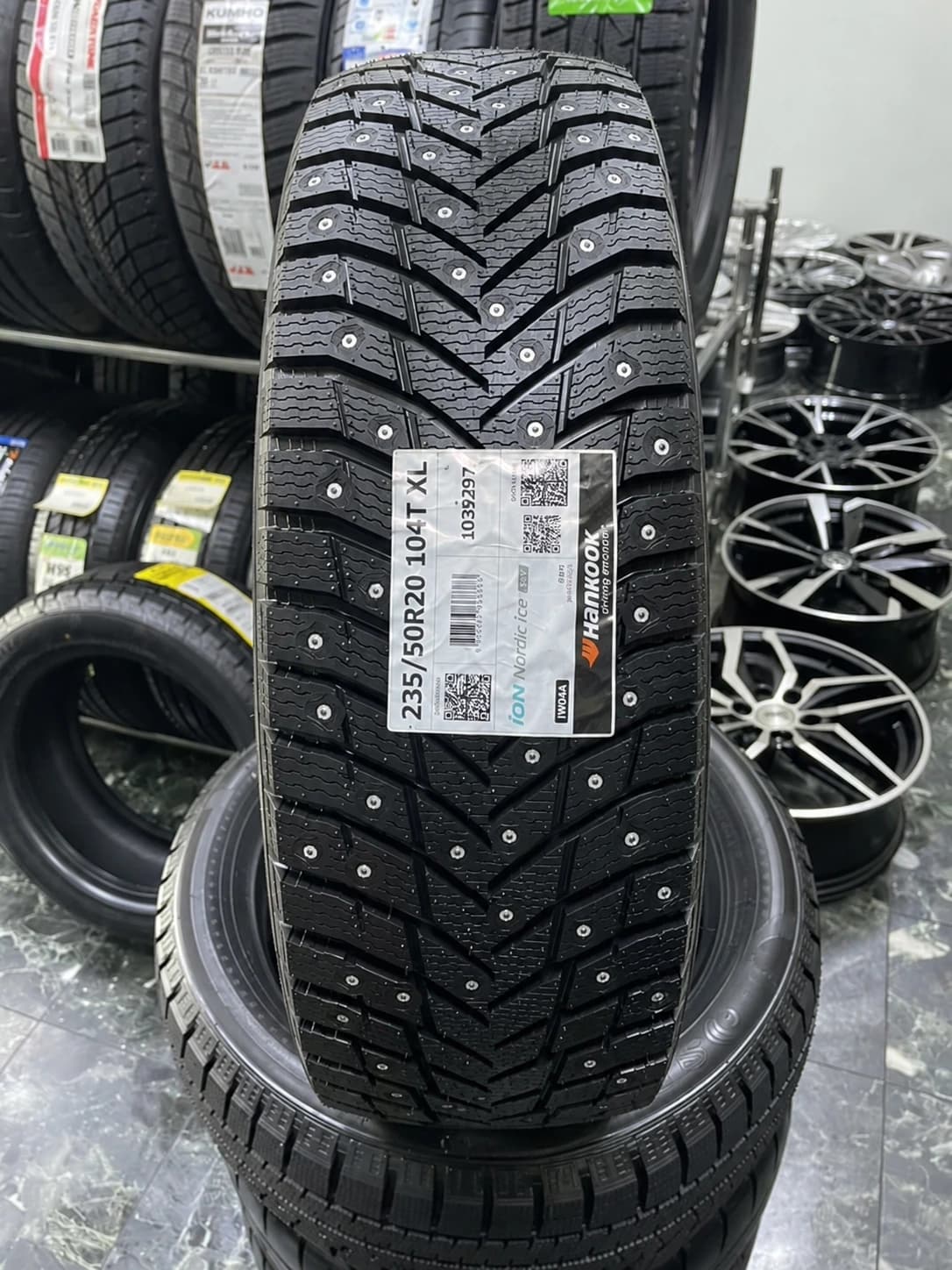 Hankook IW04A iON Nordic I*CE 235/50 R20 104T XL
