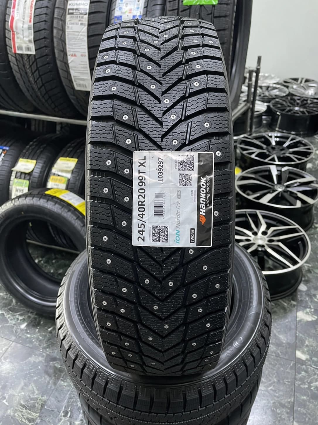 Hankook IW04A iON Nordic I*CE 245/40 R20 99T XL