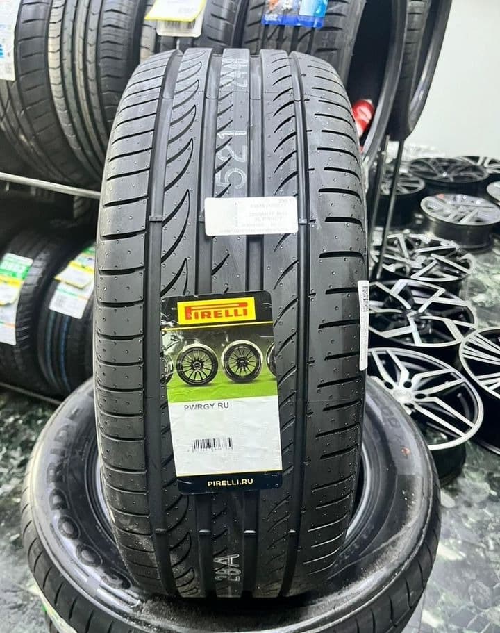 Pirelli Powergy 215/40 R17 87Y XL