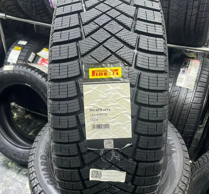 Pirelli Ice Zero FR 245/45 R19 102H XL