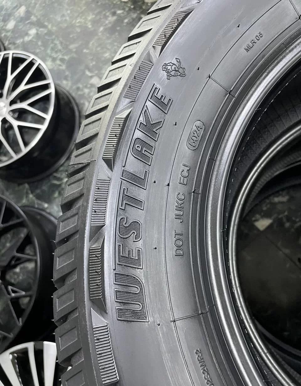 Westlake SL369 215/70 R16 100S