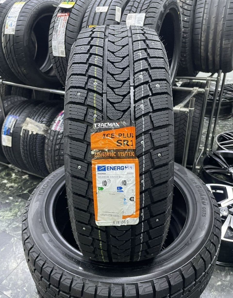 Tracmax Ice-Plus SR1 235/65 R16C 115Q