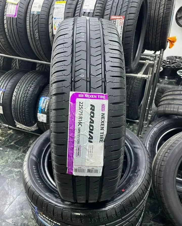 Nexen Roadian CT8 225/75 R16C 121S