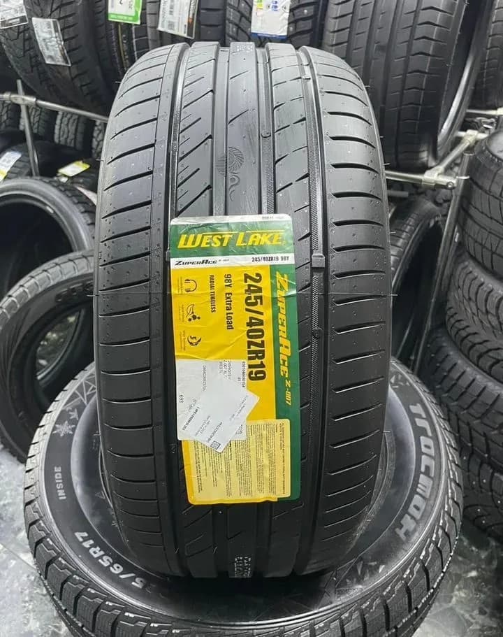 Westlake ZuperAce Z-007 245/40 R19 98Y