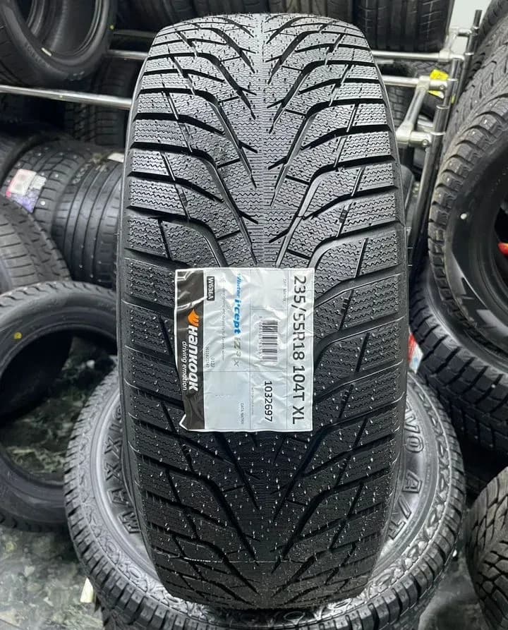 Hankook Winter I'Cept IZ3 X W636A 235/55 R18 104T