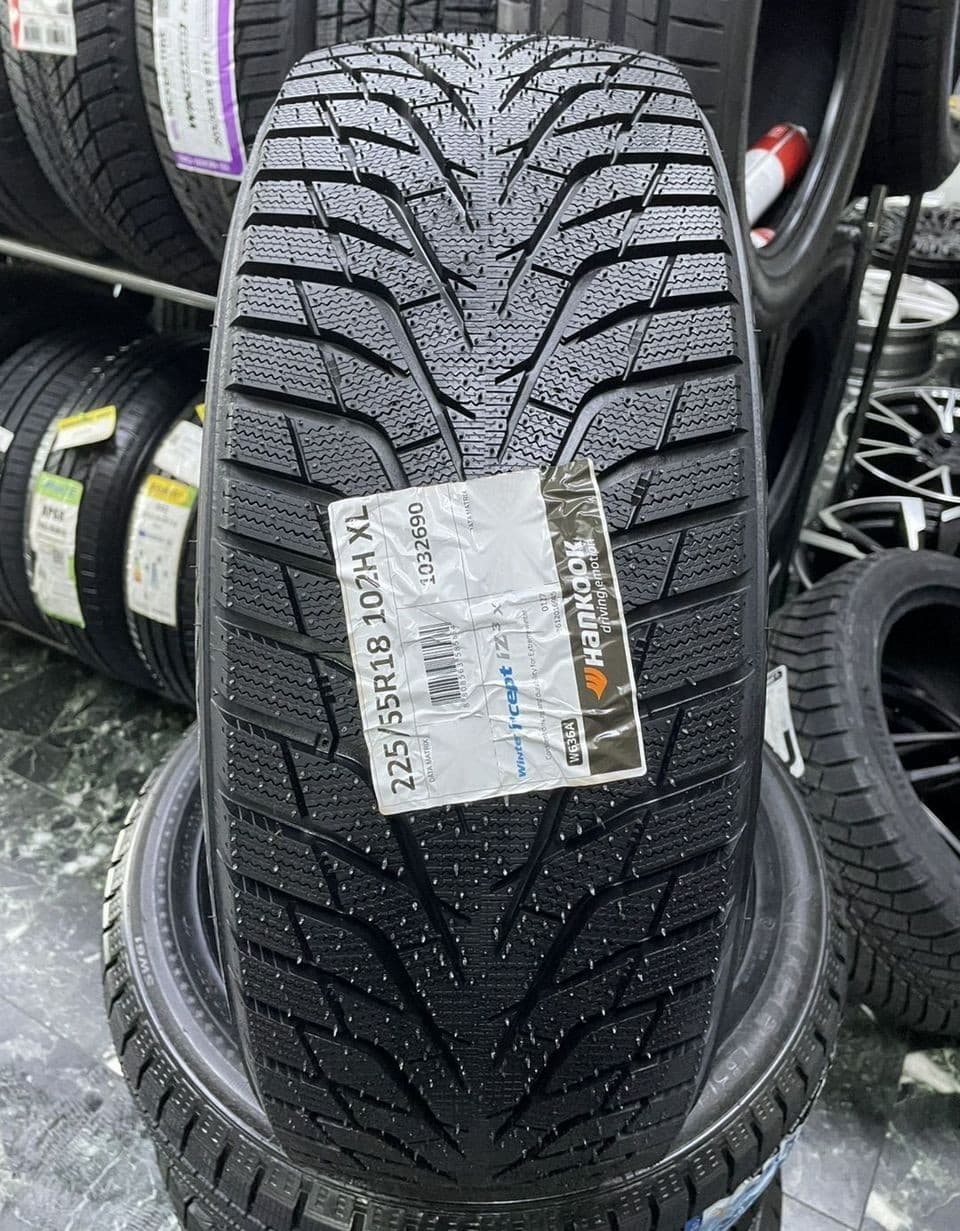 Hankook Winter I'Cept IZ3 X W636A 225/55 R18 102H