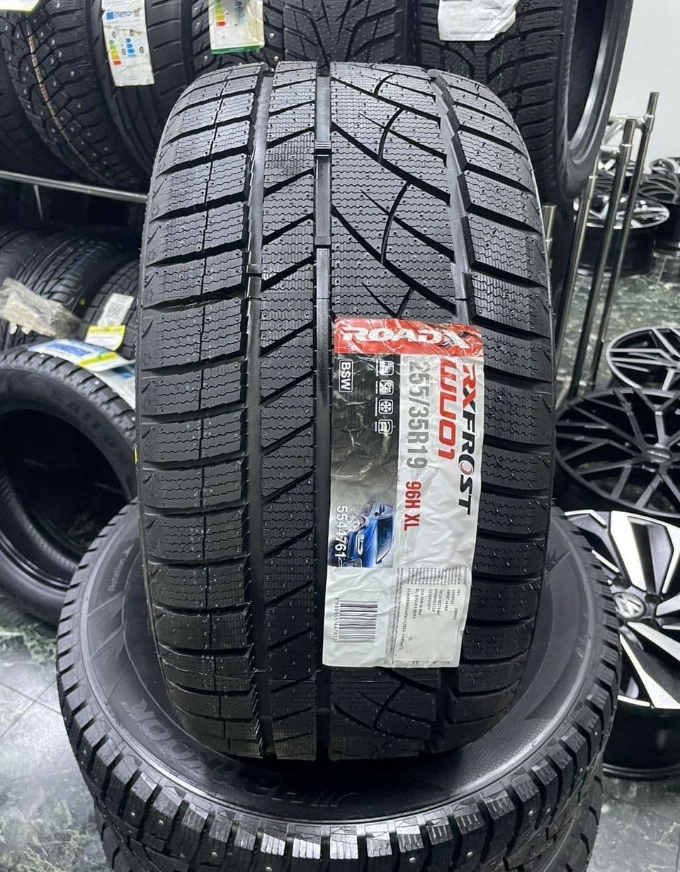 RoadX RX Frost WU01 255/35 R19 96H