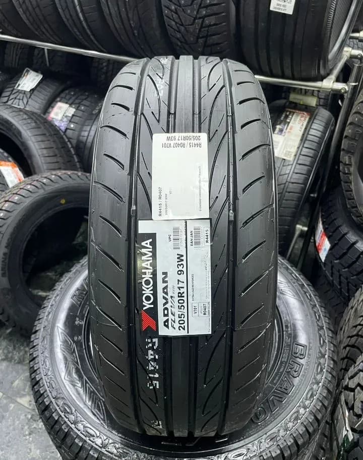 Yokohama Advan Fleva V701 205/50 R17 93W