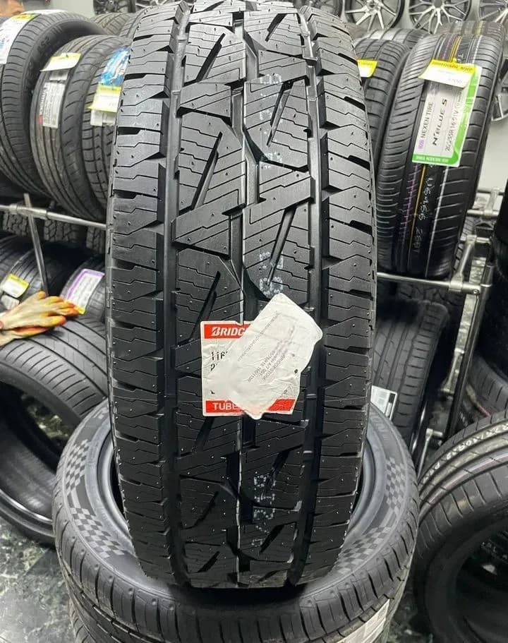 Bridgestone Dueler A/T 001 285/75 R16 116R