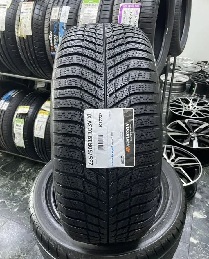 Hankook Winter I'Cept Evo 4 W340 235/50 R19 103V