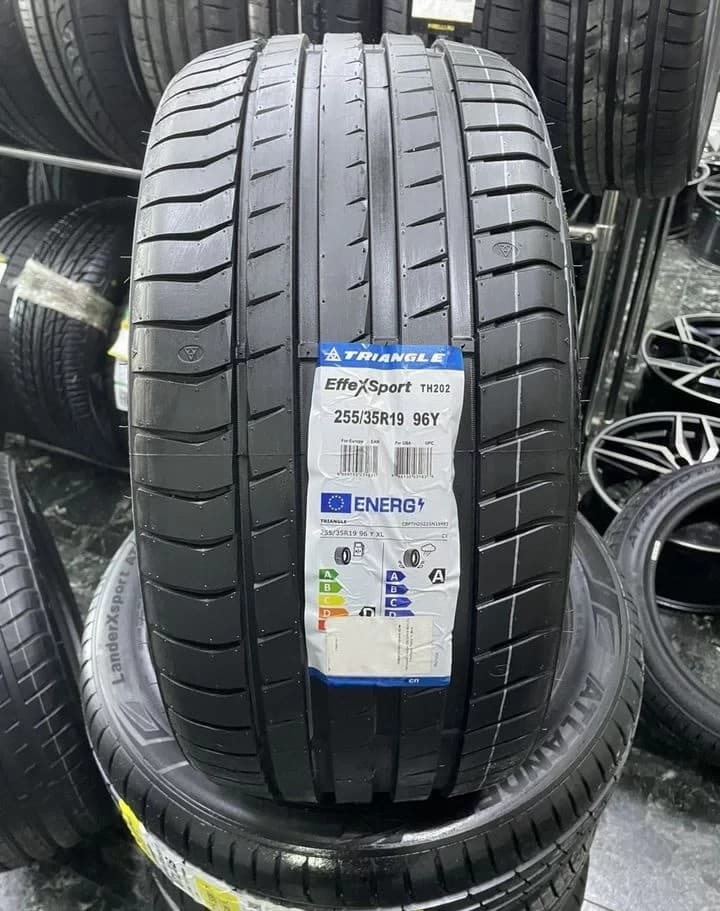 Triangle TH202 EffeXSport 255/35 R19 96Y XL