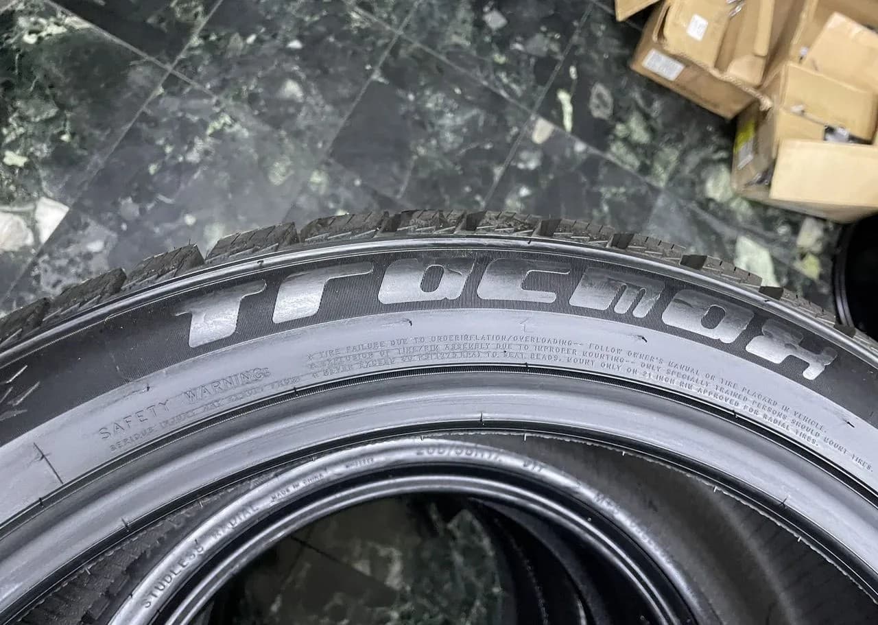Tracmax X-Privilo S500 275/40 R21 и 315/35 R21 107H