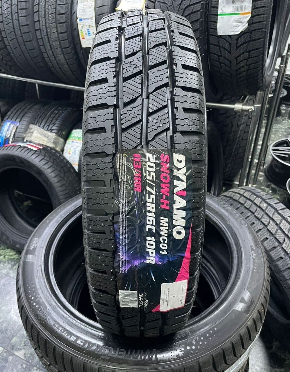Dynamo Snow-H MWC01 205/75 R16C 113R