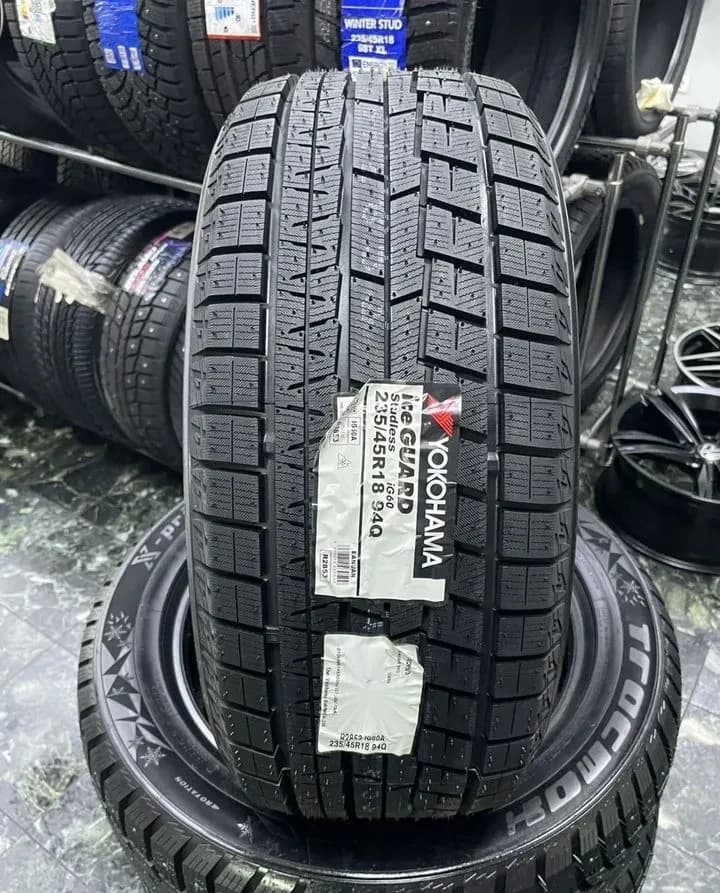 Yokohama Ice Guard IG60A 235/45 R18 94Q