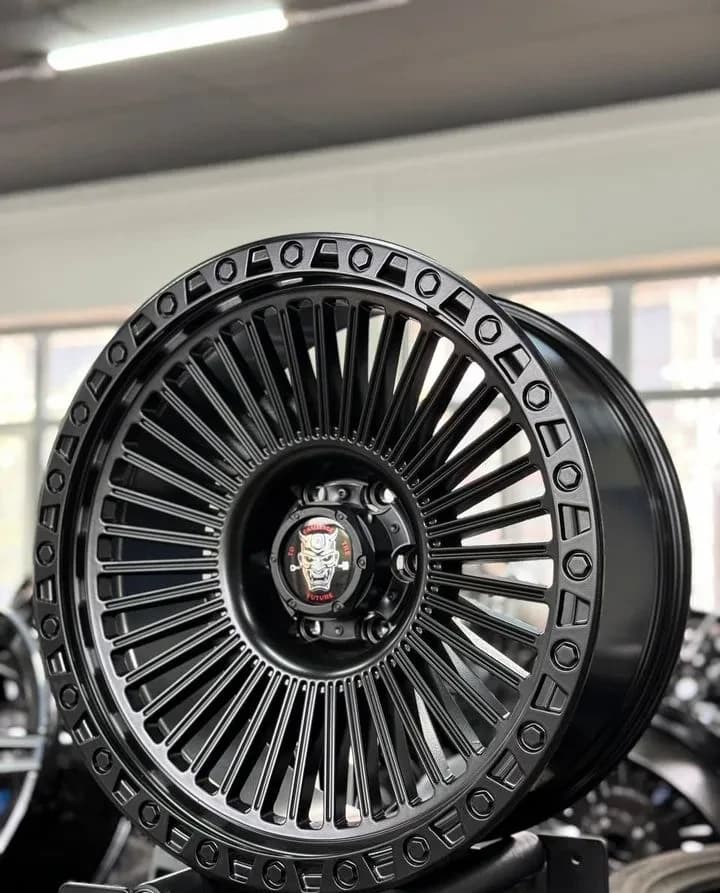 Литые диски FR Replica GM 013 9×R20 6×139.7