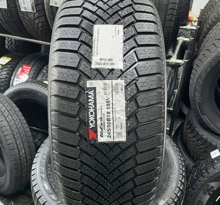 Yokohama BluEarth Winter V906 245/50 R19 105V