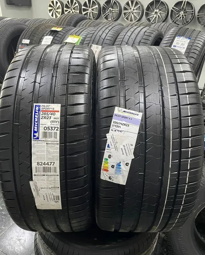 Michelin Pilot Sport 4 S 285/40 R23 и 325/35 R23 115Y