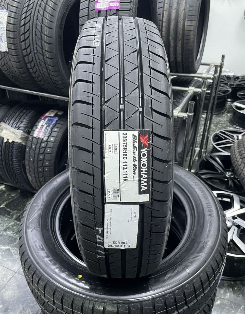 Yokohama BluEarth-Van RY55 205/75 R16C 113R