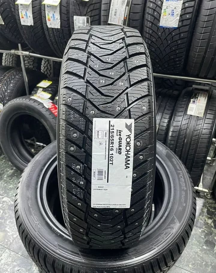 Yokohama IceGuard Stud IG65 215/65 R16 102T