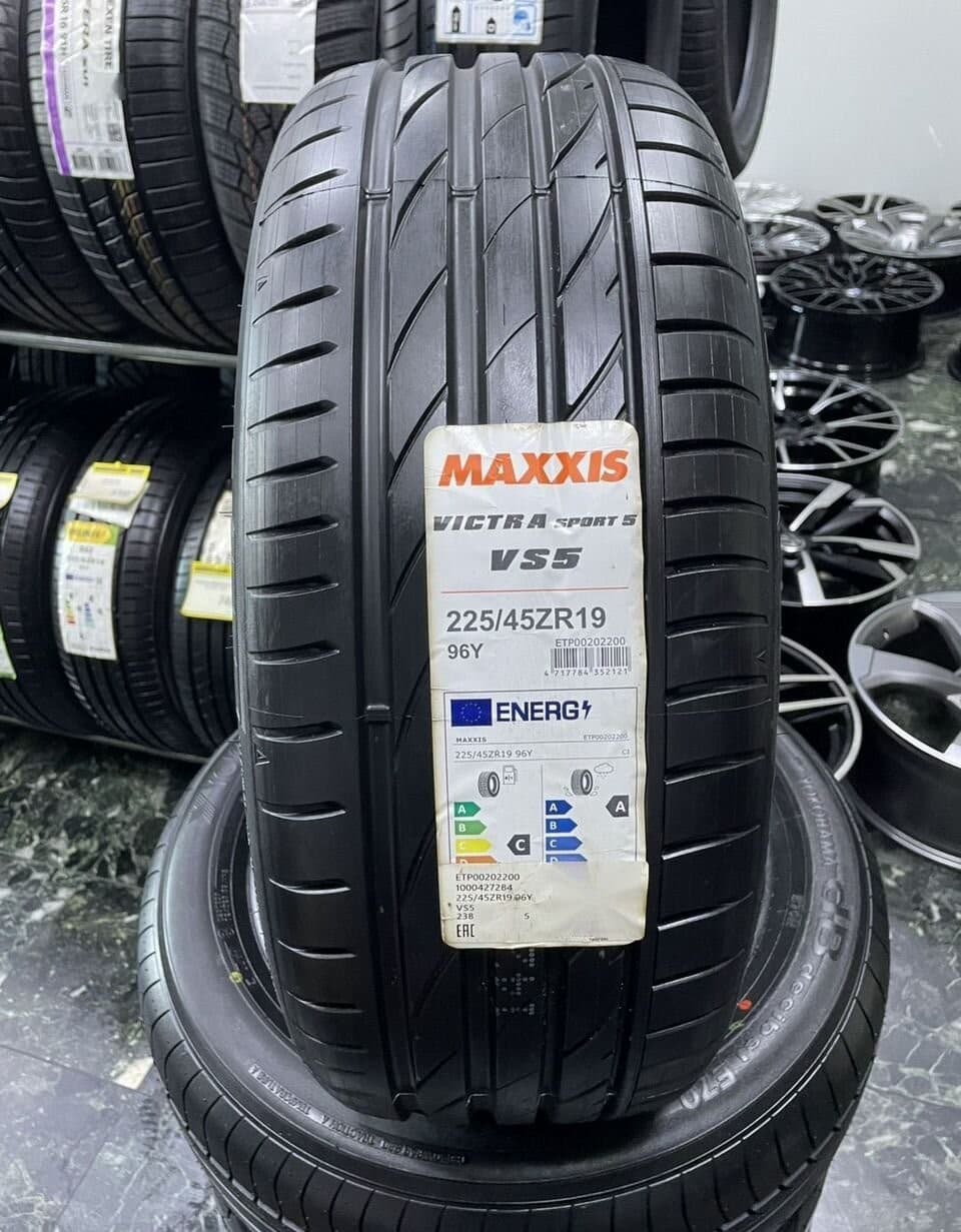 Maxxis Victra Sport VS5 225/45 R19 96Y
